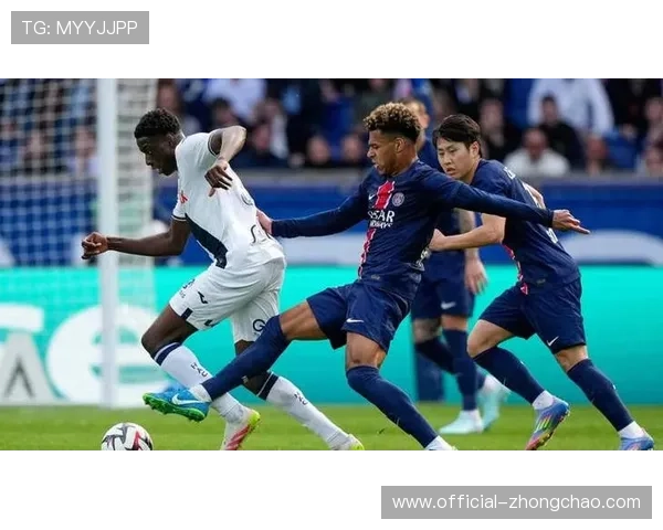 西甲规则宽松弗里克禁赛期仍可中场入更衣室引发欧战对比讨论 西甲规则宽松弗里克禁赛期仍可中场入更衣室引发欧战对比讨论