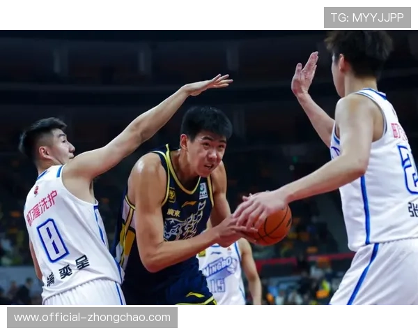 徐昕转会广州队表现亮眼,训练连中五分球显潜力